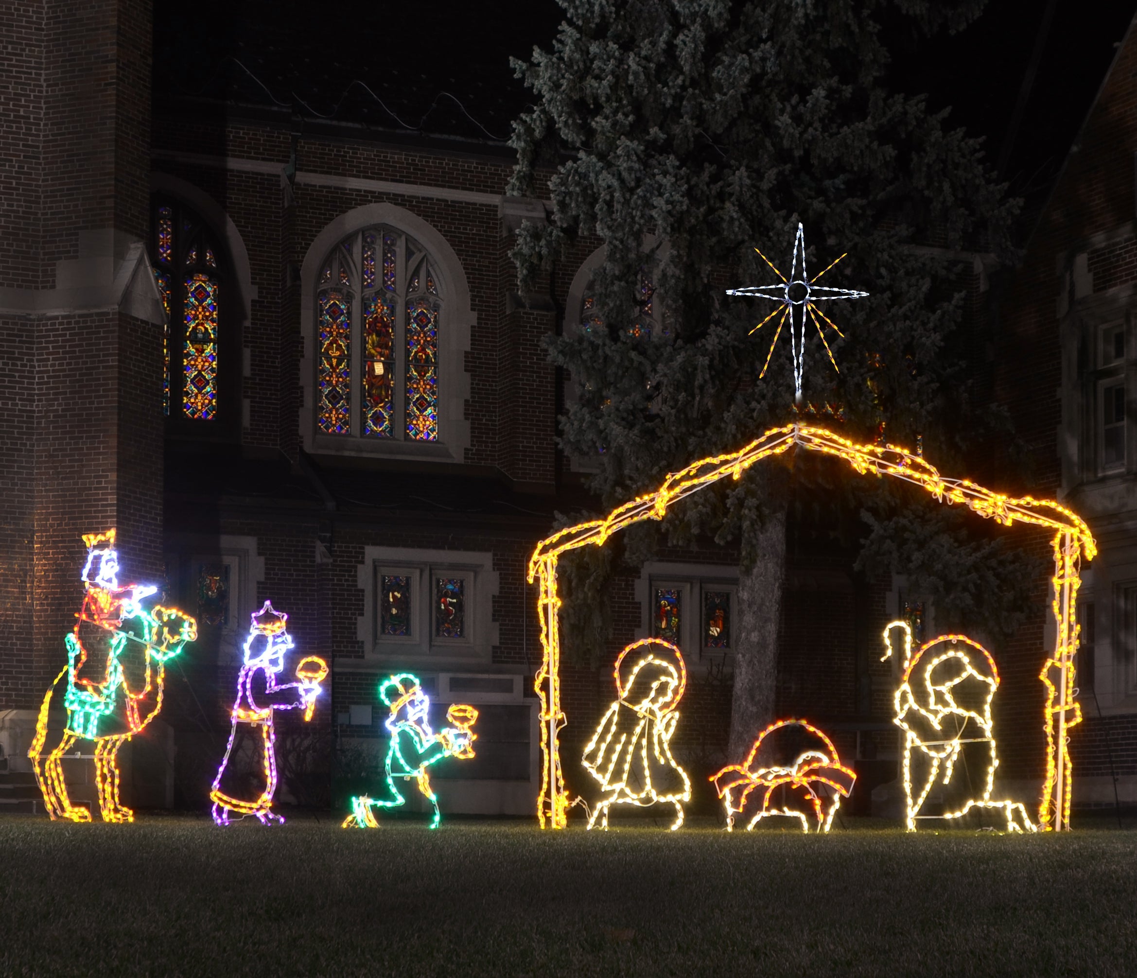 All Lighted Displays – Brite Ideas Decorating