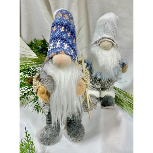 2 Skiing Gnomes