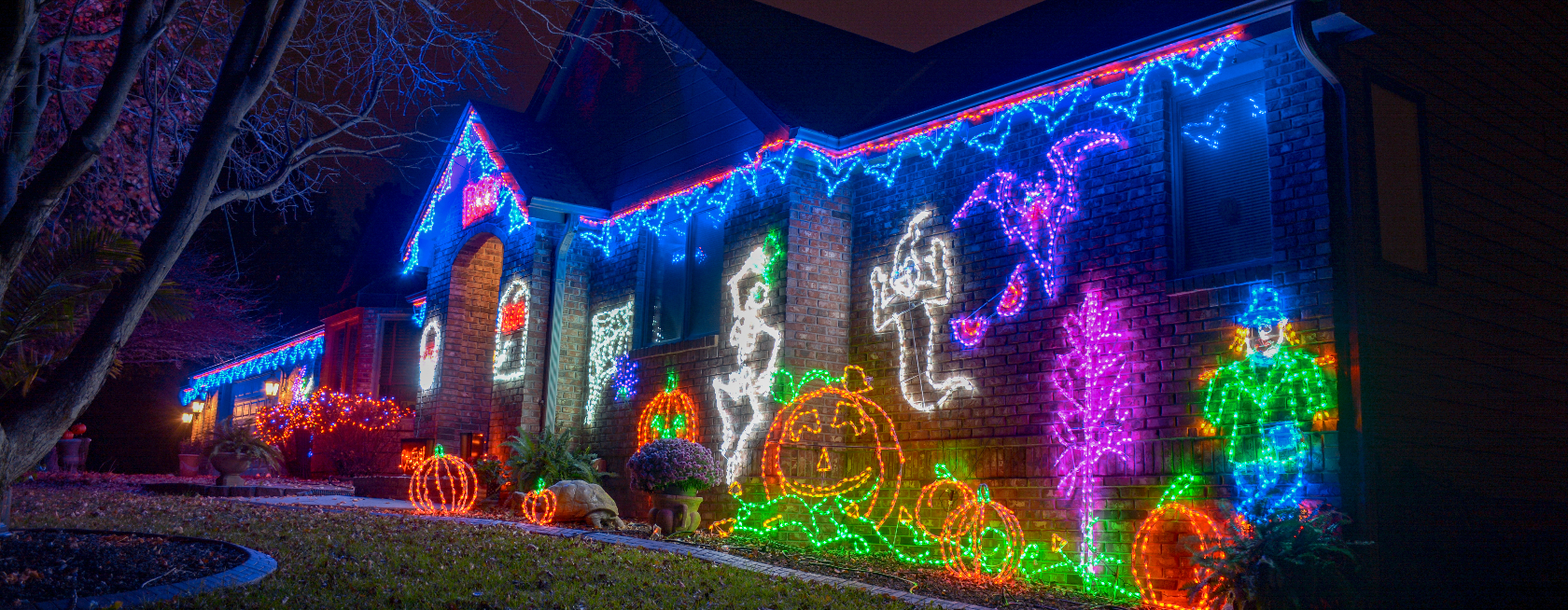 white christmas lights on houses