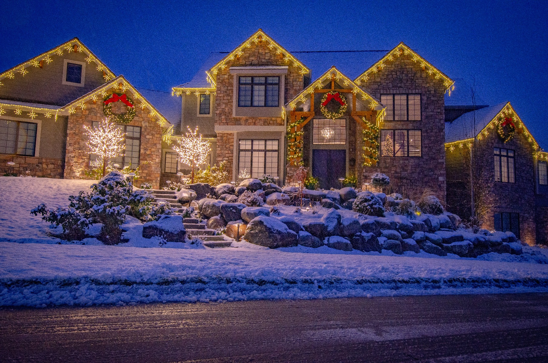 Home with Snowflake Linkables