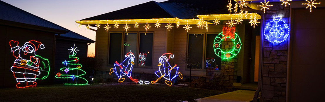 Christmas Lights on Outside of Home in Bellevue, Gretna, Omaha, Papillion, Valley